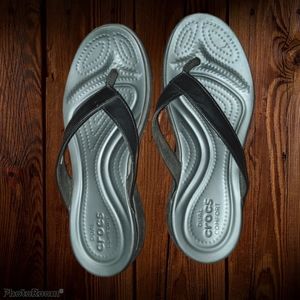 Women's Crocs size 8 W